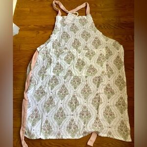 NWT Lillian August French Farmhouse Muslin Apron Floral Pink Green